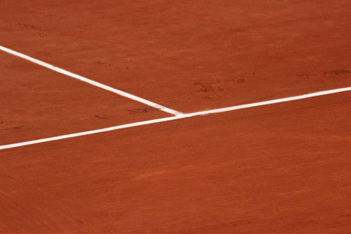 A clay court - Source: Unsplash